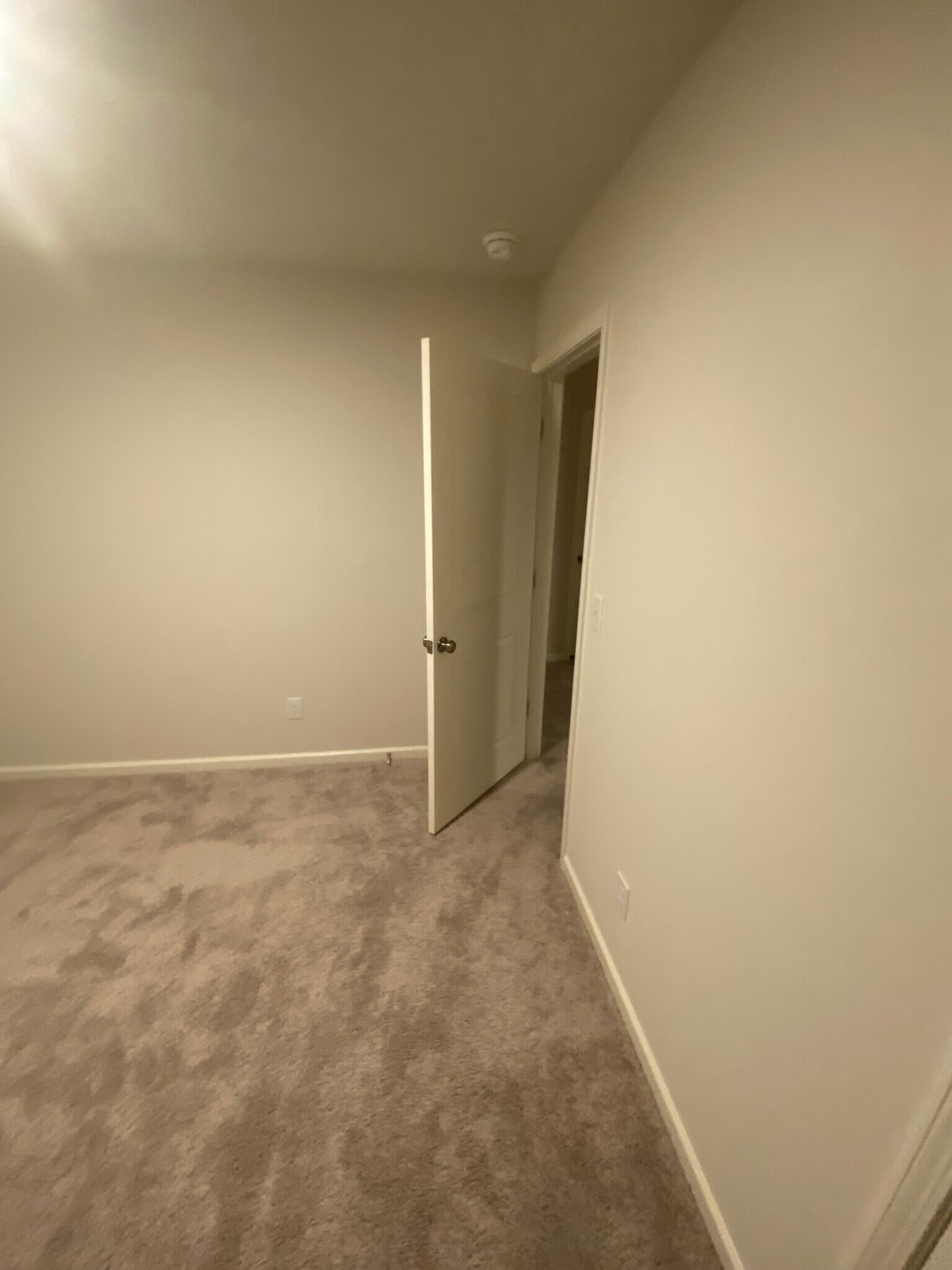 Building Photo - 427 Silo Ct