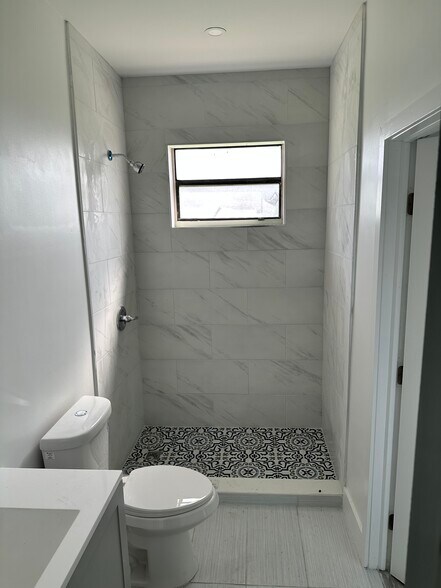 Building Photo - 3339 NW 33rd St