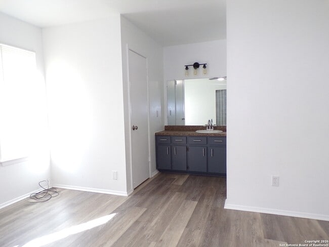 Building Photo - 4163 Freestone St