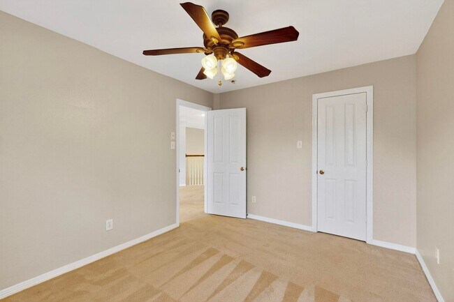 Building Photo - Chandlers Landing 4-Bedroom Home with Office