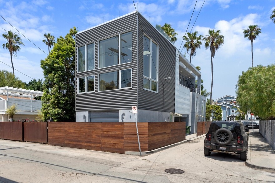 Building Photo - 483 Carroll Canal Ct