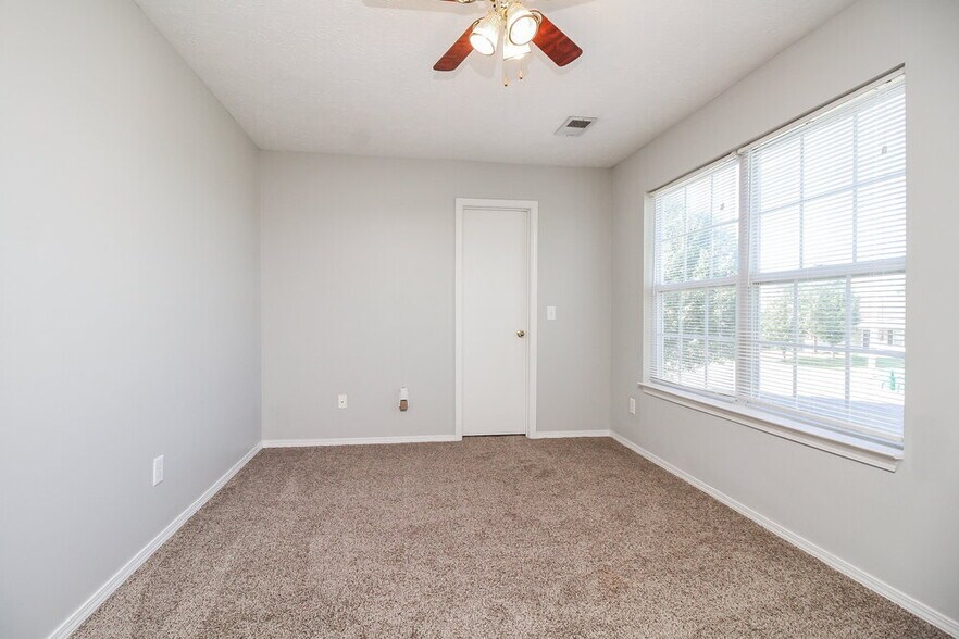 Building Photo - 1627 Jo Ann Dr