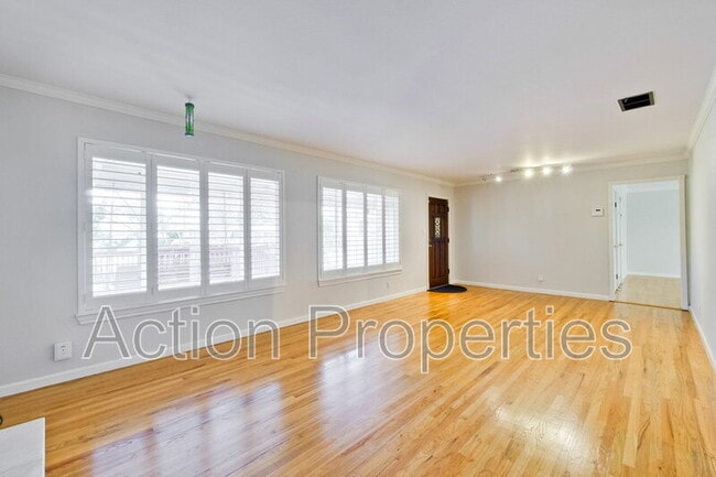 Building Photo - 1630 Alison Ave