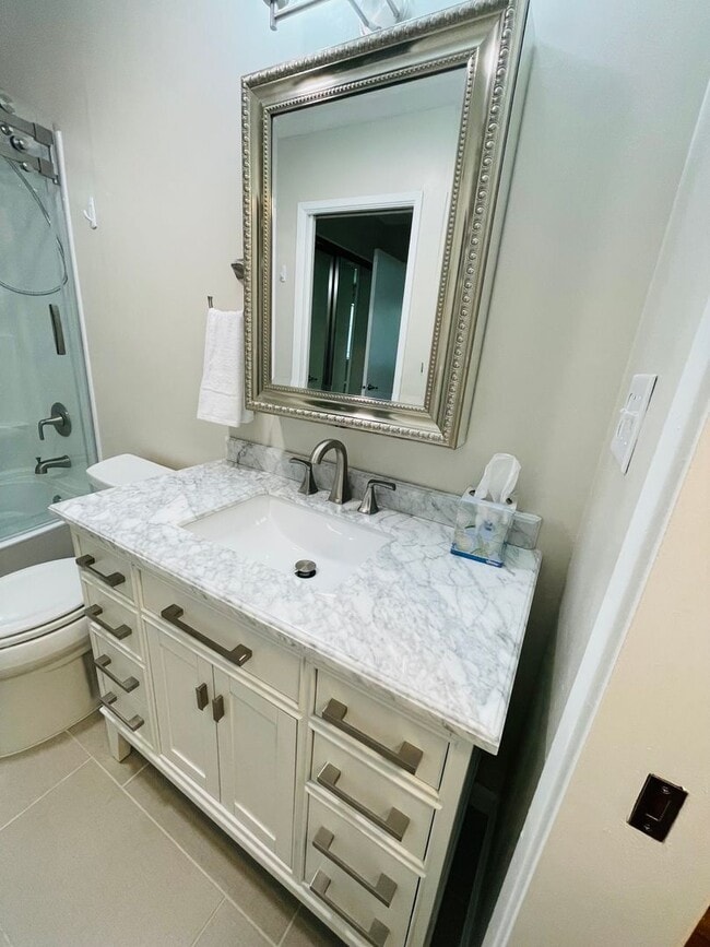 Building Photo - Gorgeous Completely Remodeled Single Story...