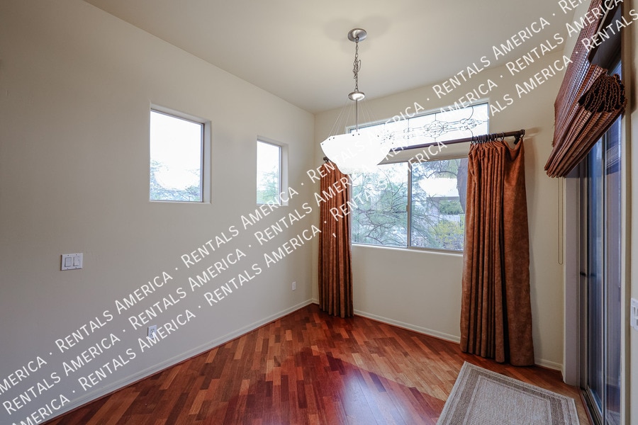 Building Photo - 7402 Hum Rd