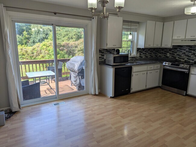 Building Photo - 160 Winterwood Dr