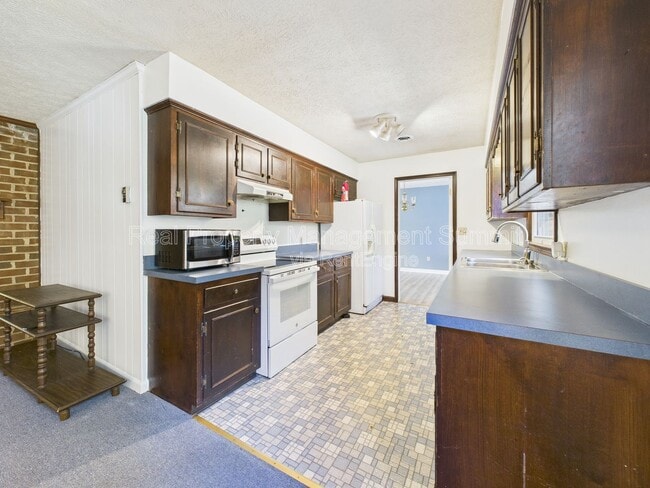 Building Photo - 1233 Pinehurst Rd