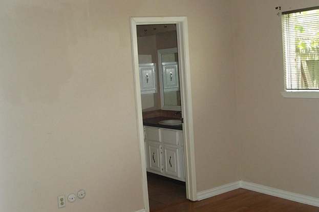 Building Photo - 13627 Montaigne Dr