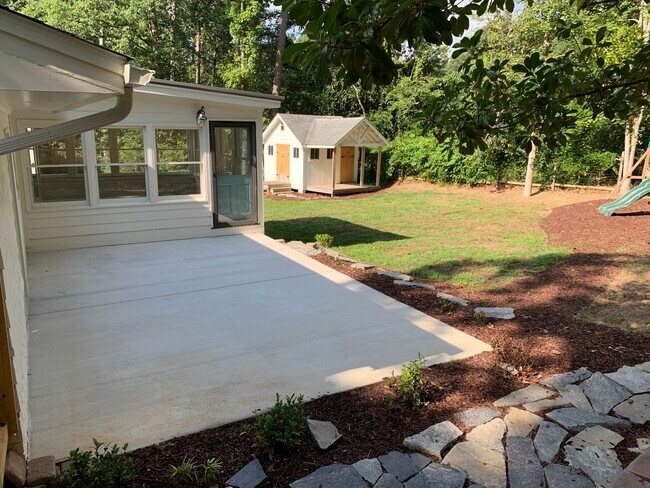 Building Photo - 414 Charles Ct