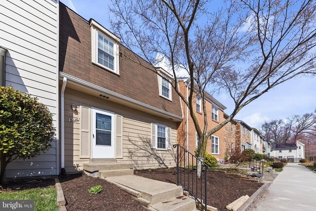 Building Photo - 8234 Stationhouse Ct