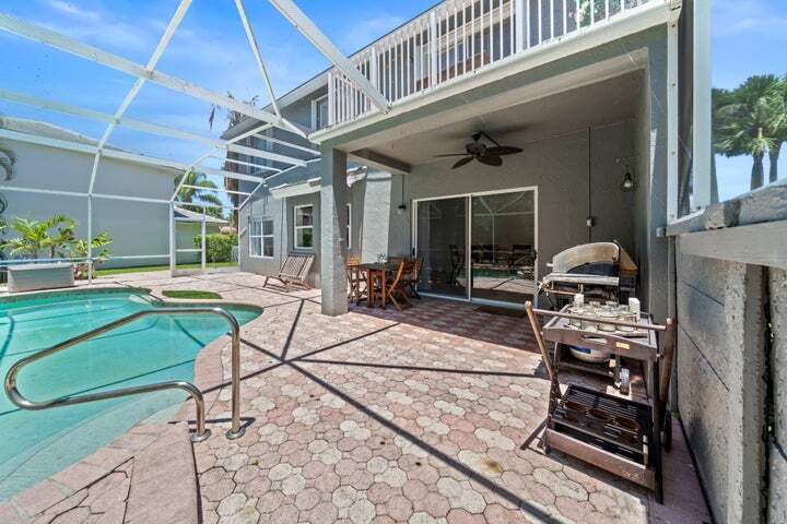 Building Photo - 1527 S Club Dr
