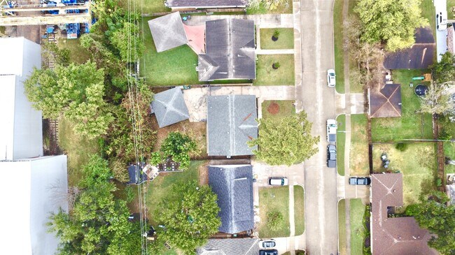 Building Photo - 1415 Mapleton Dr