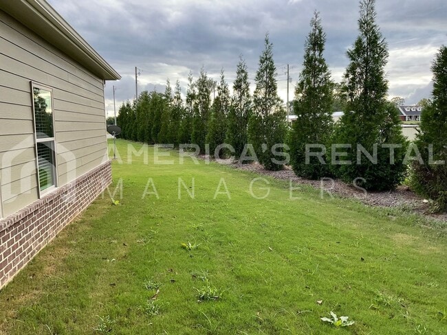 Building Photo - Home for Rent in Clanton, AL!!! Available to View Now!
