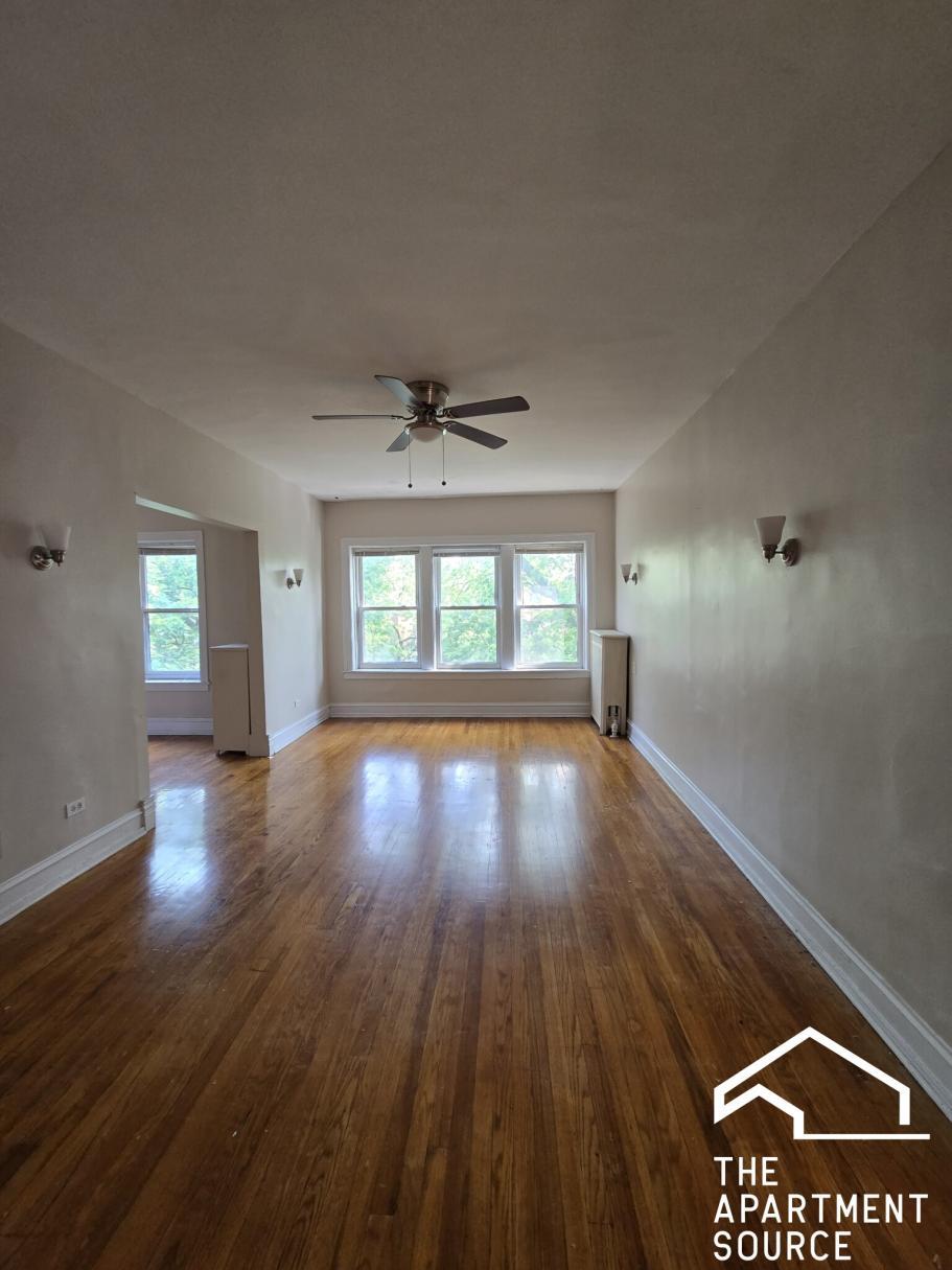 Building Photo - 1364 W Estes Ave