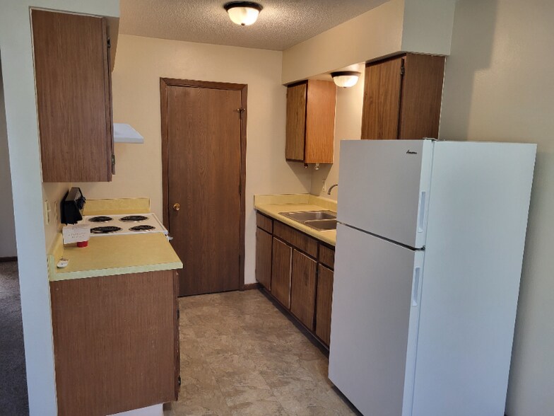 Building Photo - 311 E Main St