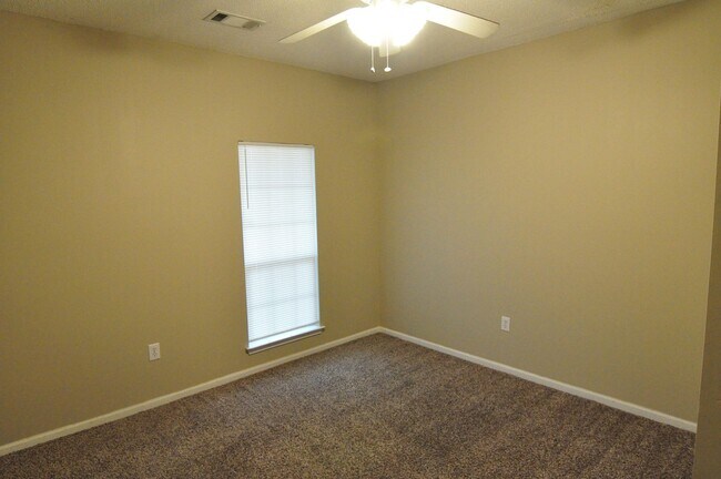 Building Photo - Pine Meadow Circle 213-215
