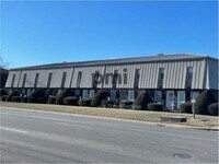 Building Photo - 1612 University Dr