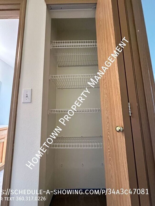 Building Photo - 6763 Steamer Dr SE