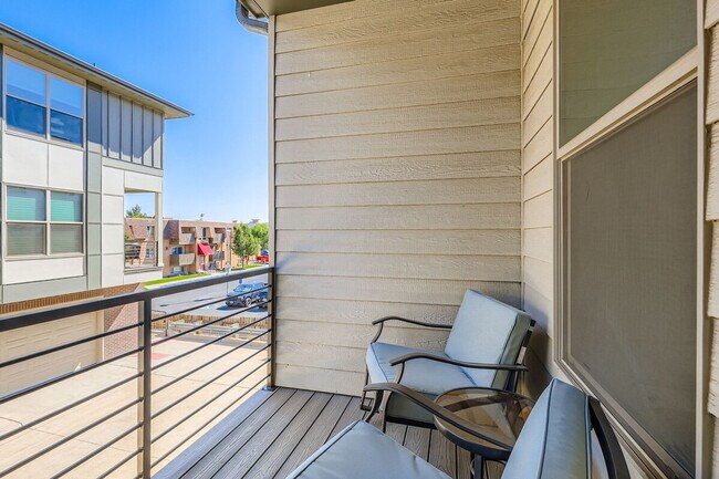 Building Photo - 5372 Allison St