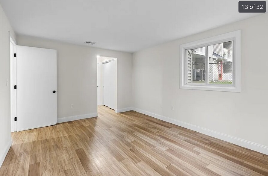 Building Photo - 15 Bower Rd