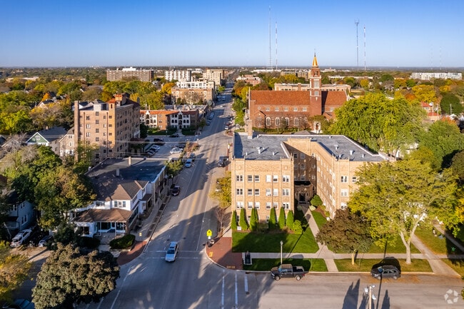 Aerial Photo - Shorewood Manor