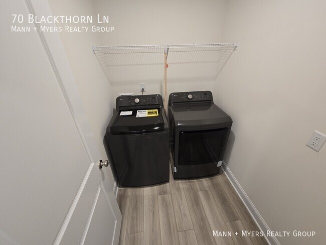 Building Photo - 70 Blackthorn Ln
