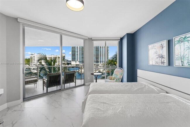 Building Photo - 17111 Biscayne Blvd