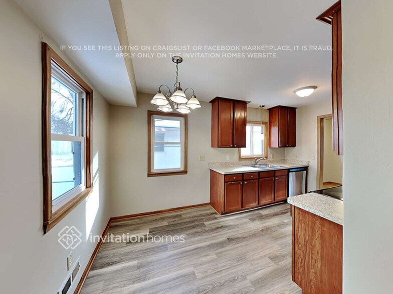 Building Photo - 5239 4th St NE