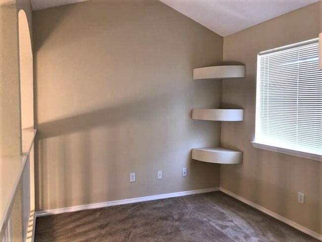 Building Photo - 3052 Tierra Humeda Dr