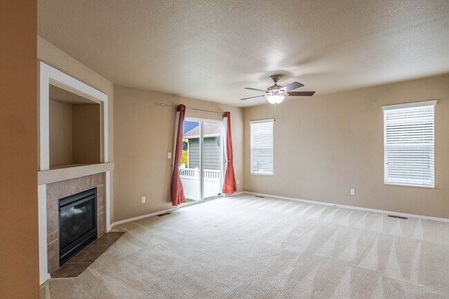 Building Photo - $2195 | 3BR/2.5BA | Dog Friendly Beautiful Home in Stetson Hills