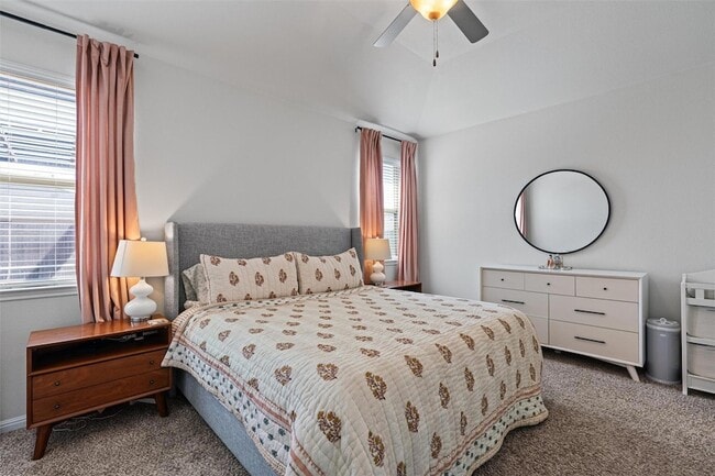 Building Photo - 137 Red Sun Dr