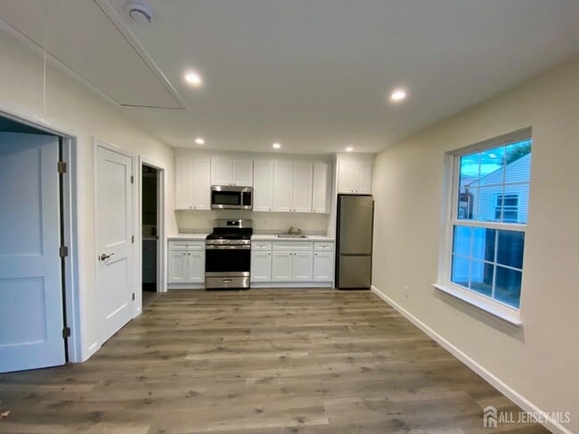 Building Photo - 14 Belmont Ave