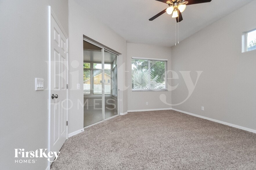 Building Photo - 1102 Lumsden Trace Cir