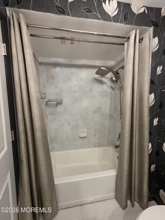 Building Photo - 167 Amberly Dr