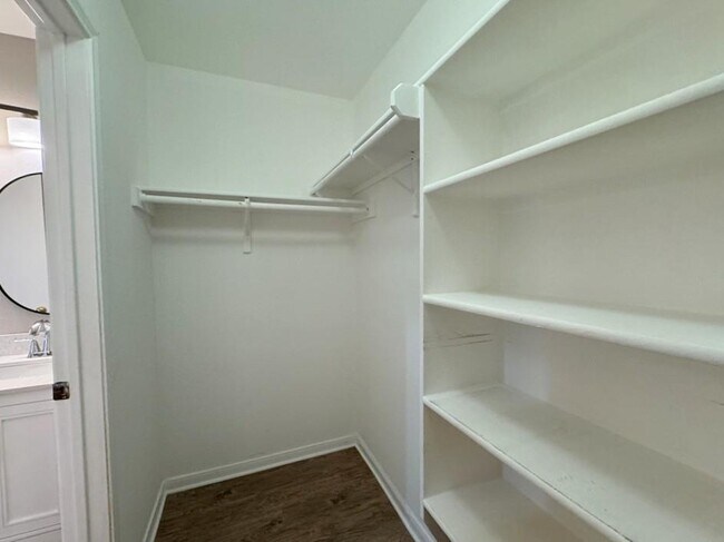 Building Photo - 219 Crystal Knoll Blvd