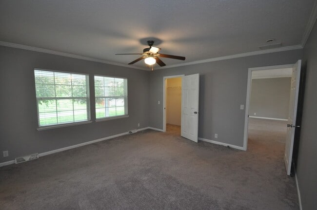 Building Photo - 3 Bedroom 2 bath in West Paducah
