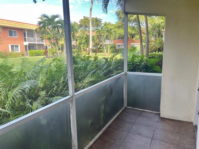 Building Photo - 140 NE 19th Ct