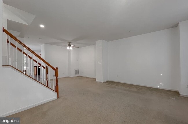Building Photo - 43625 Marguerite Street