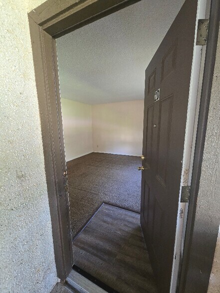 Building Photo - 458 Bentwood Ln