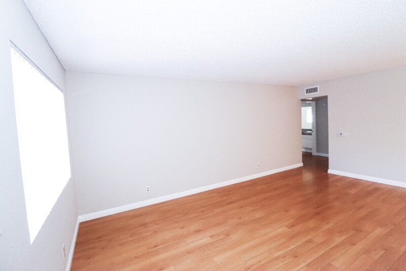 Building Photo - 626 E Verdugo Ave