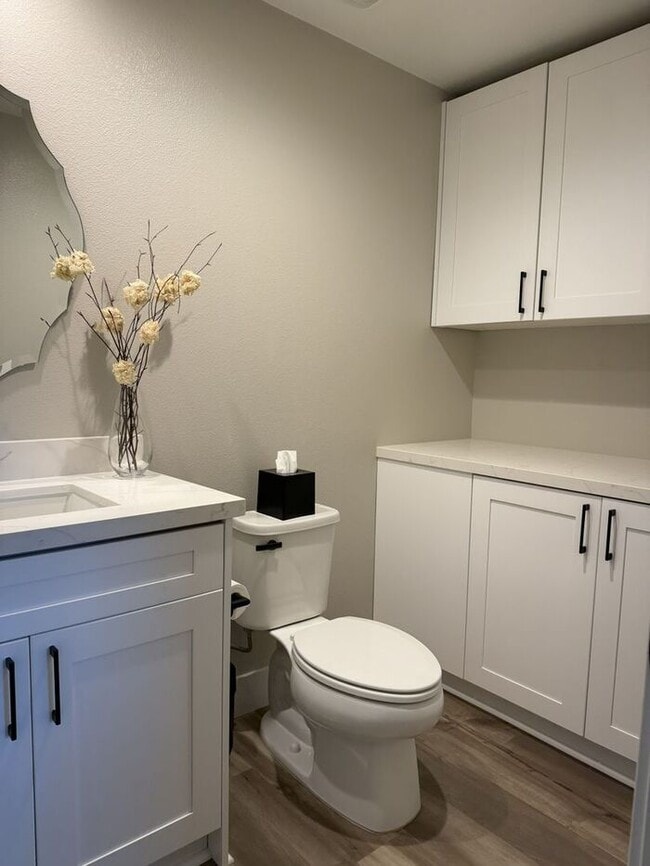 Building Photo - Luxury Living in Fountaingrove Wine Country/ Excellent location with rare views/ Fully upgraded i...