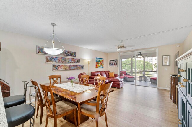 Building Photo - 27 Abbey Ln