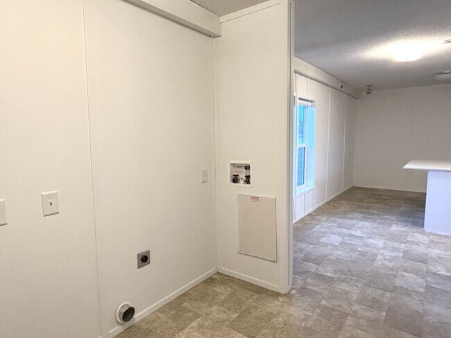 Building Photo - Manufactured House in the Country - Shed Included