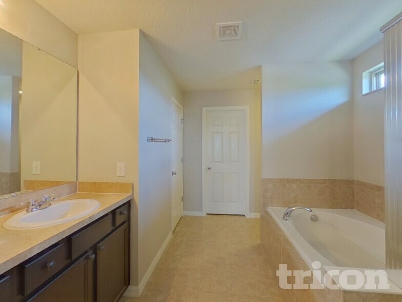 Building Photo - 1517 Gadsden Point Pl