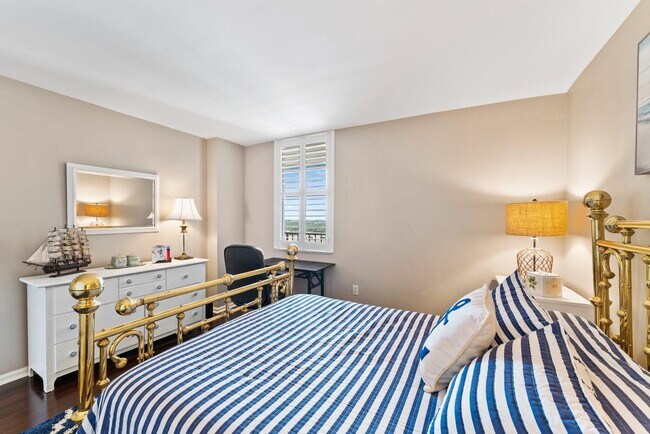 Building Photo - 100 S Beach Rd