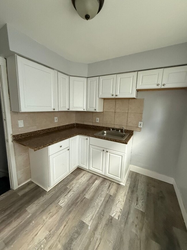 Building Photo - 1417 E 175th St