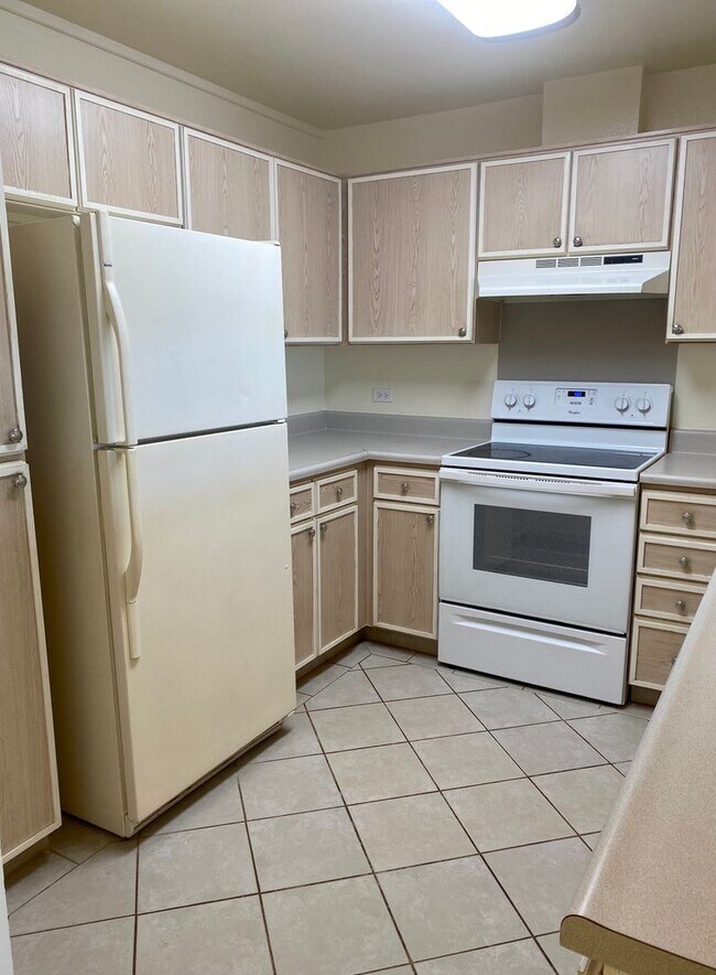 Building Photo - Available Now | 2 Bedroom, 1 Bathroom Apartment w/Scenic View from Enclosed Lanai | Kualana Knoll...