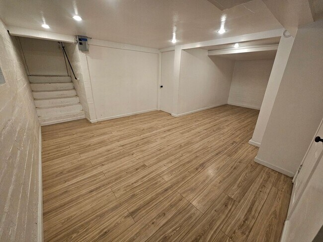 Building Photo - Apartment for Rent in Chico! 2 Bedroom 1 Bathroom + Bonus Room