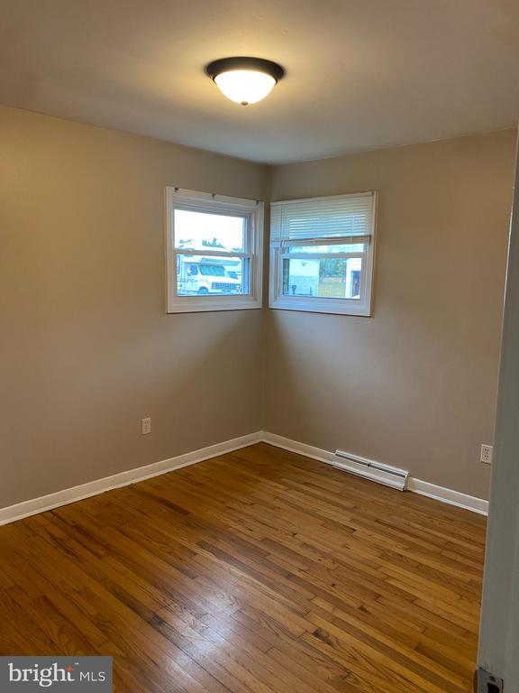 Building Photo - 871 Fairfax Pike