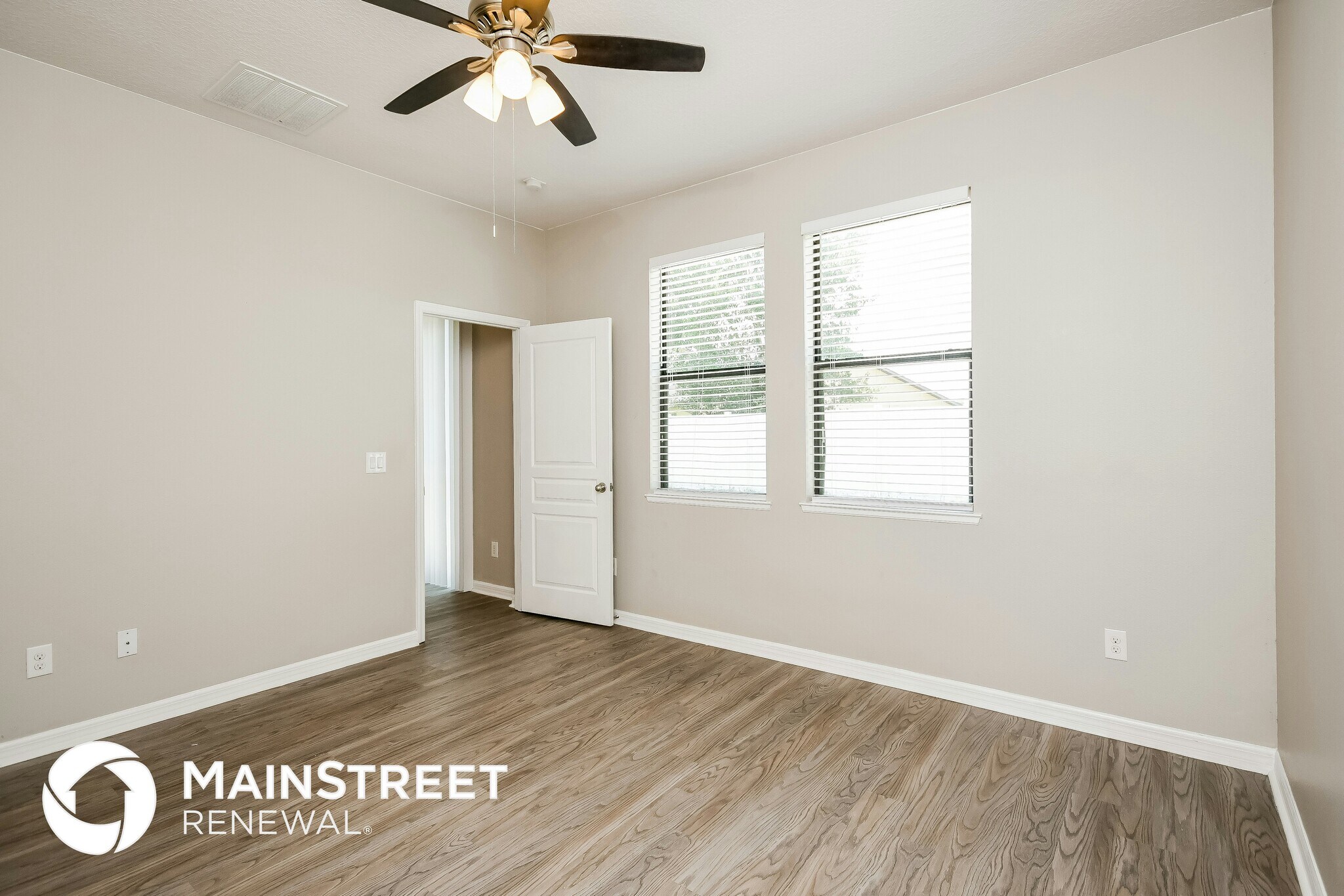 Building Photo - 4632 Doral Park Ave